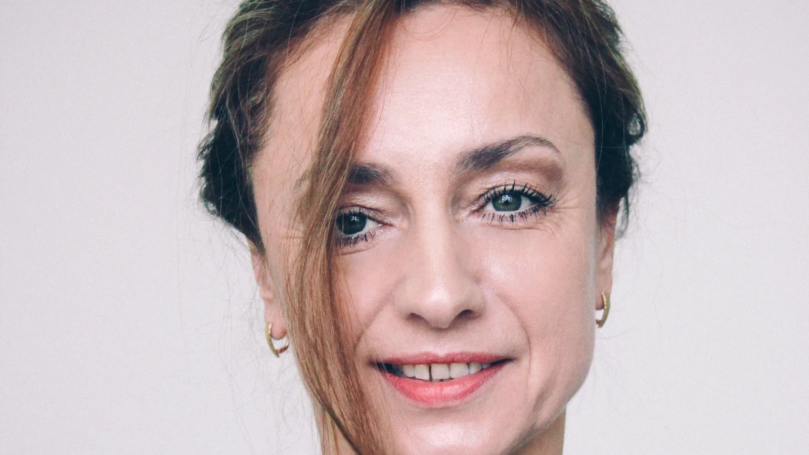 Cykl, PMS i PMDD a zdrowie psychiczne. Kiedy wahania nastroju to coś więcej